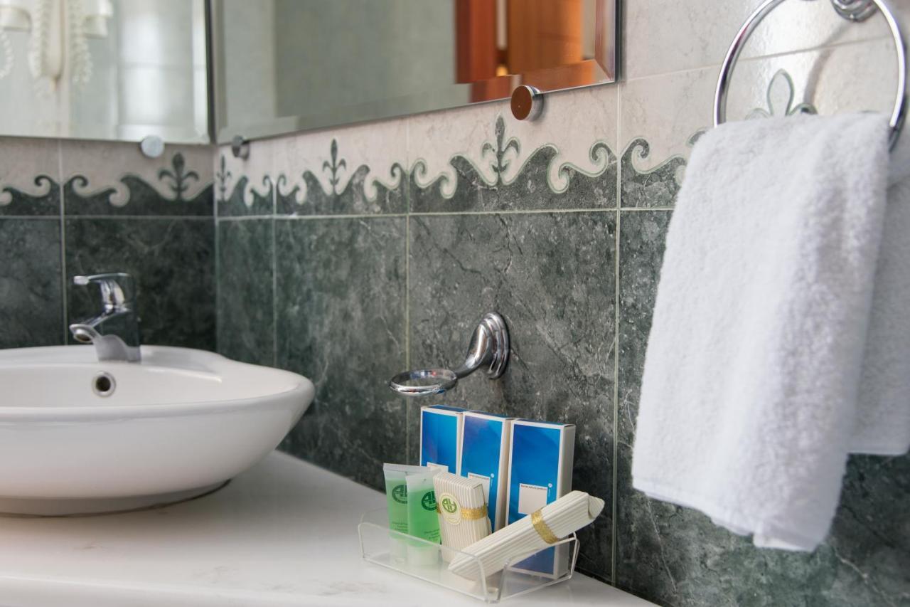 Alexios Hotel Yanya Dış mekan fotoğraf
