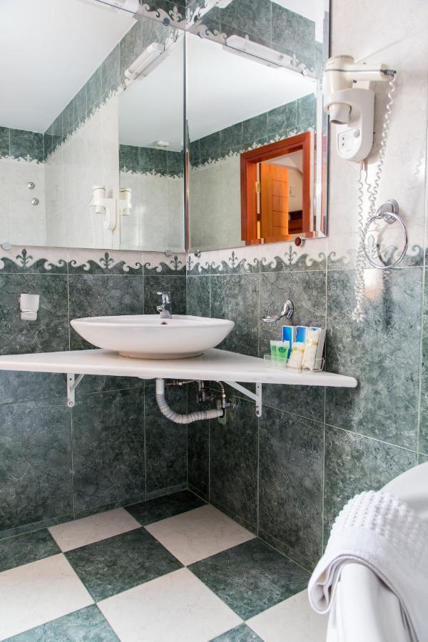Alexios Hotel Yanya Dış mekan fotoğraf